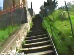 העשרה גרמני צעיר בציבור נדפקה