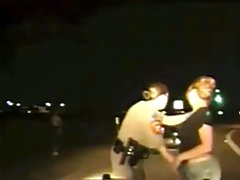 . שוטרים אמיתיים האישה stop &amp; הכוס חיפוש &amp; בתחת
