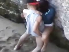jeune כמה קוואי baise sur la plage